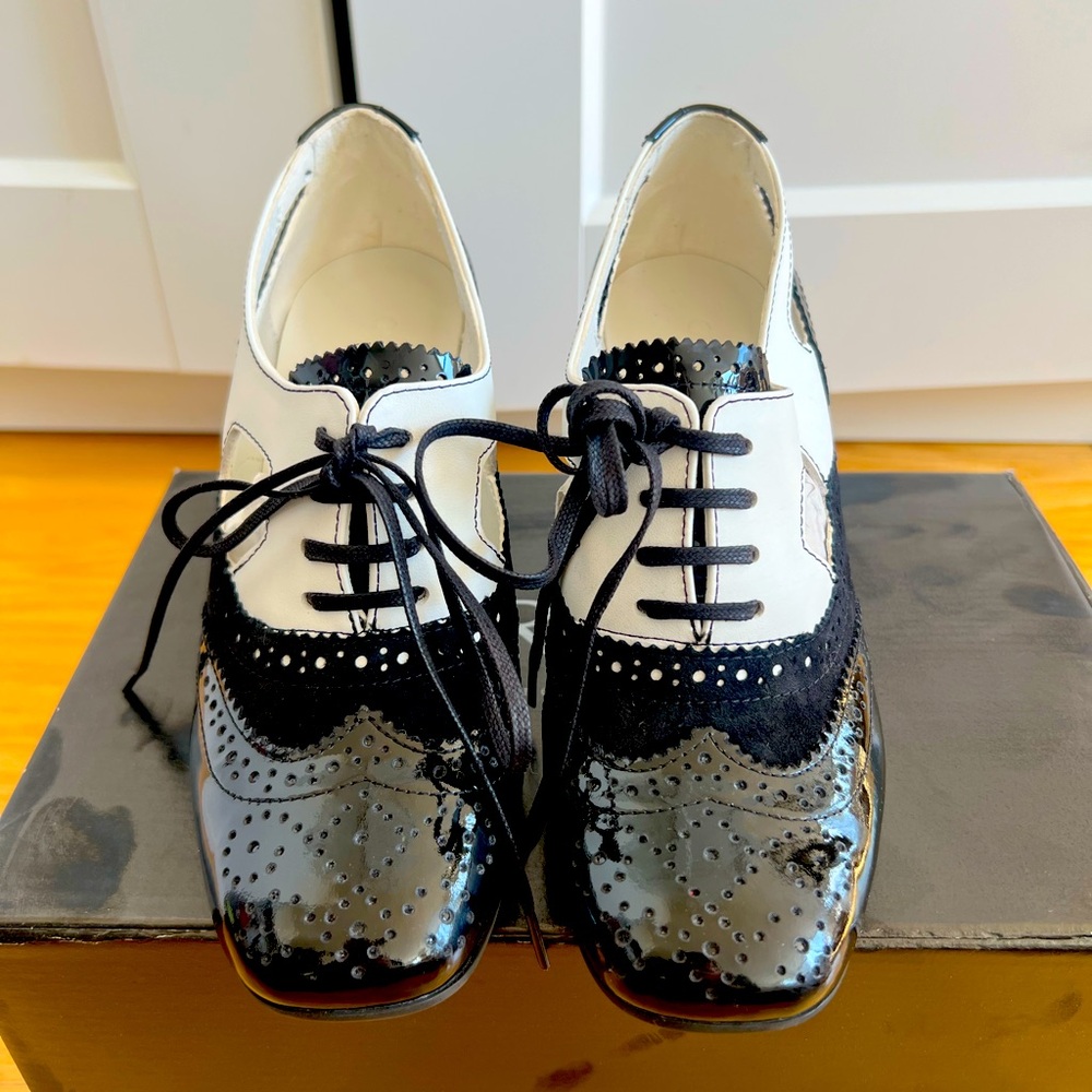 NWOT Black & White Oxford Heel Shoes - Size 37